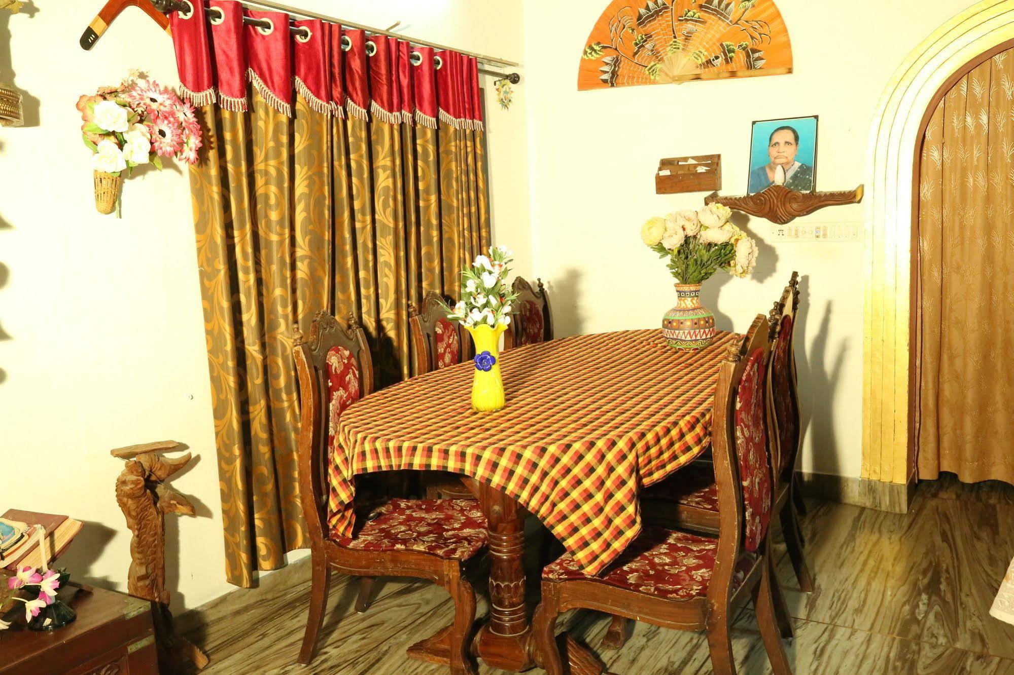 Dream Catcher Home Stay Kochi Esterno foto