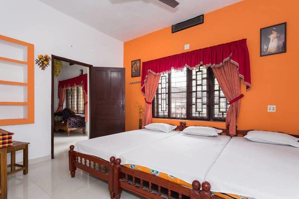 Dream Catcher Home Stay Kochi Esterno foto