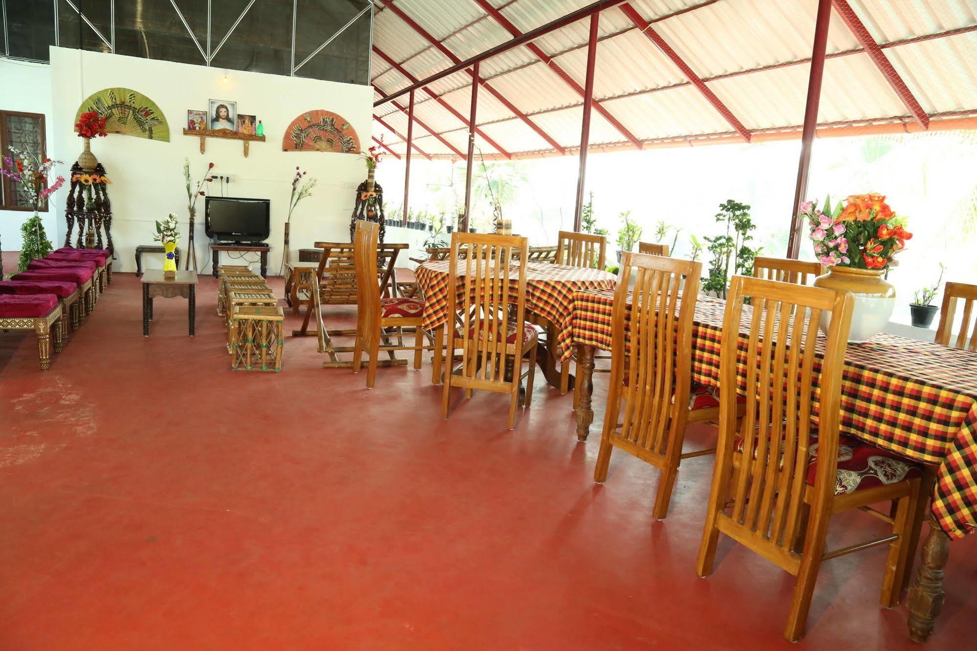 Dream Catcher Home Stay Kochi Esterno foto