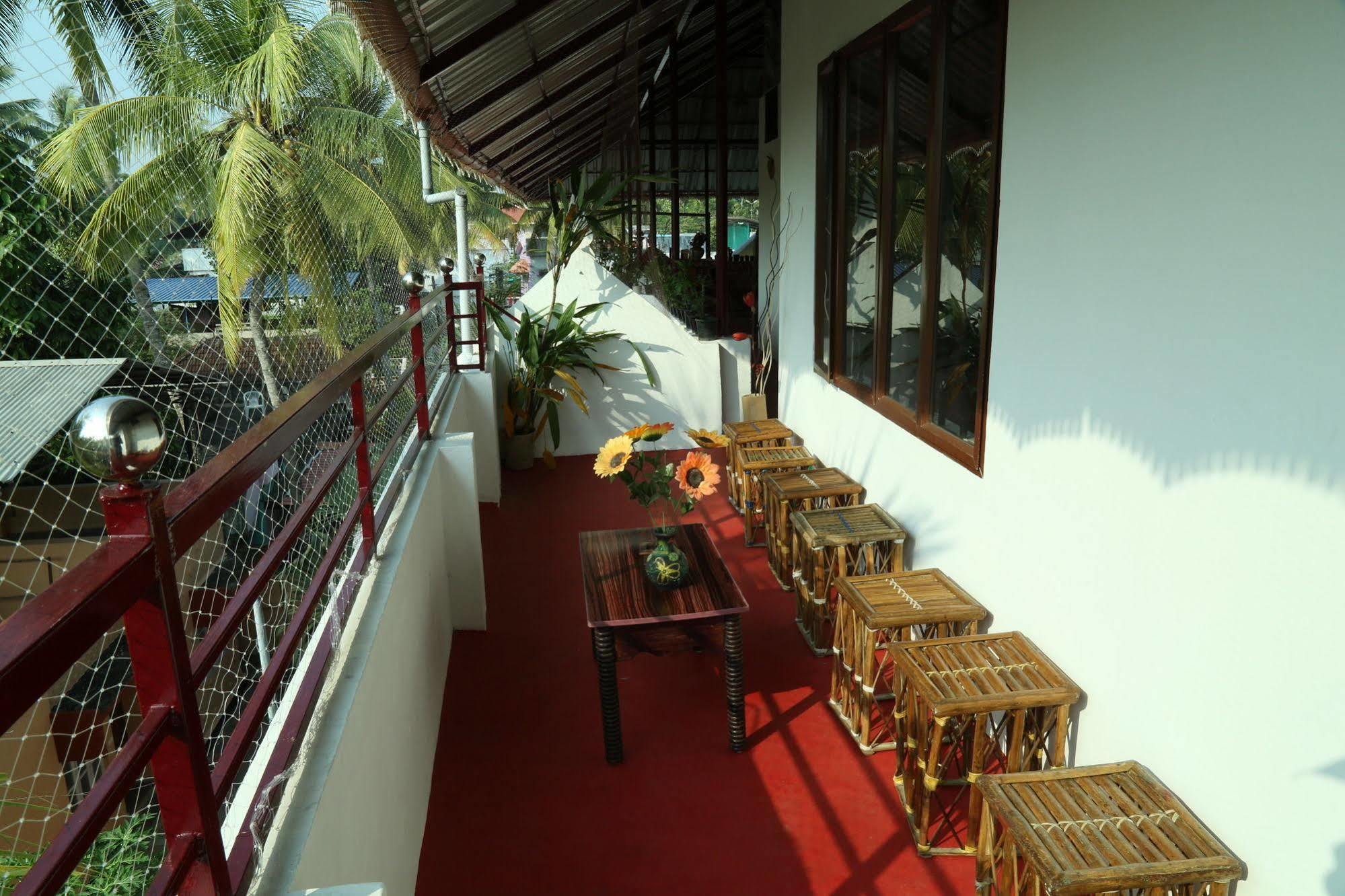 Dream Catcher Home Stay Kochi Esterno foto