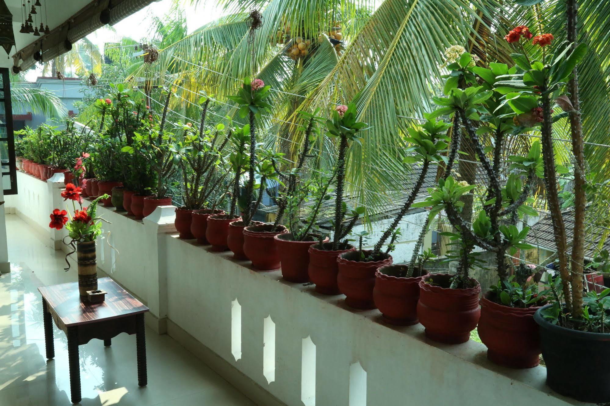 Dream Catcher Home Stay Kochi Esterno foto