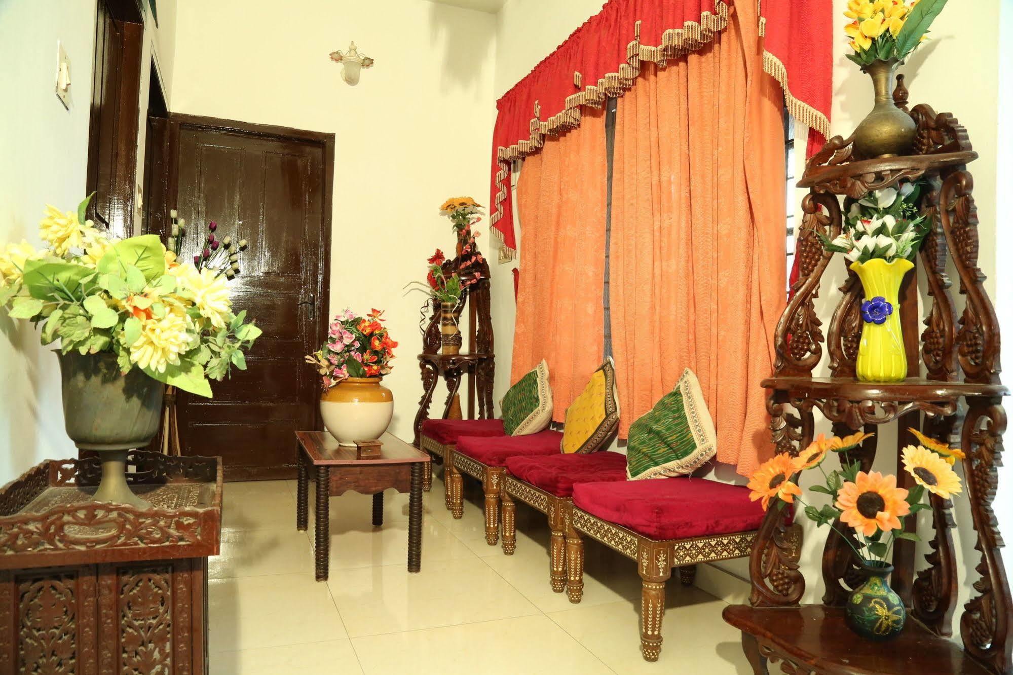 Dream Catcher Home Stay Kochi Esterno foto